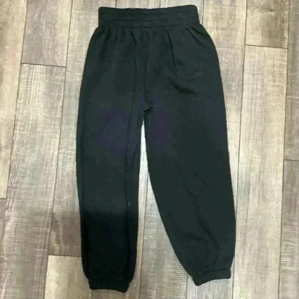 Girls Puma Sweatpants Size XLarge Black Holographic - Picture 3 of 4
